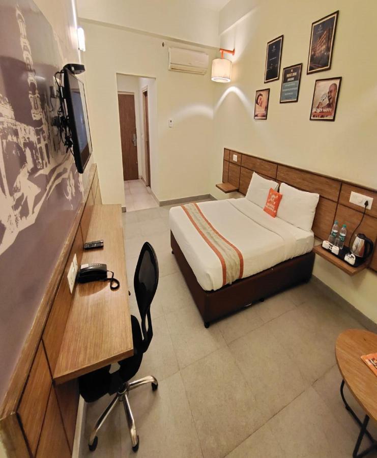 Hotel Polo Max Jabalpur Esterno foto