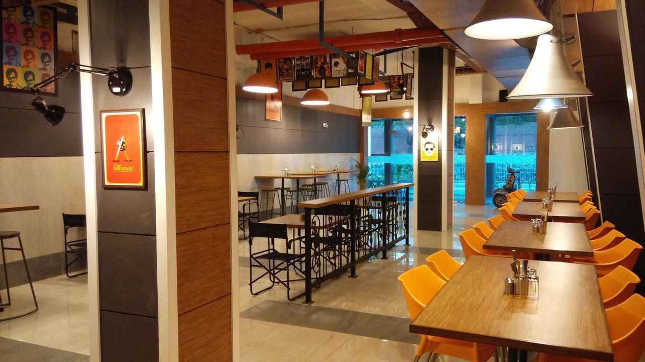 Hotel Polo Max Jabalpur Esterno foto