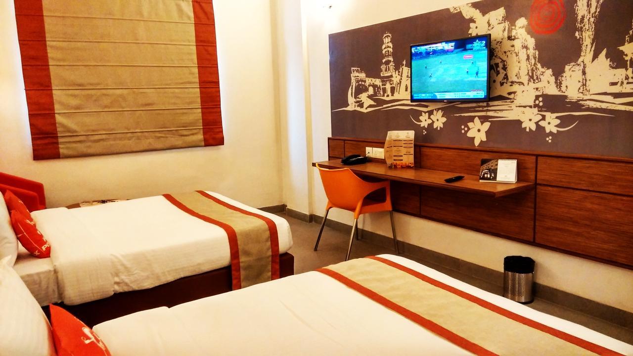 Hotel Polo Max Jabalpur Esterno foto