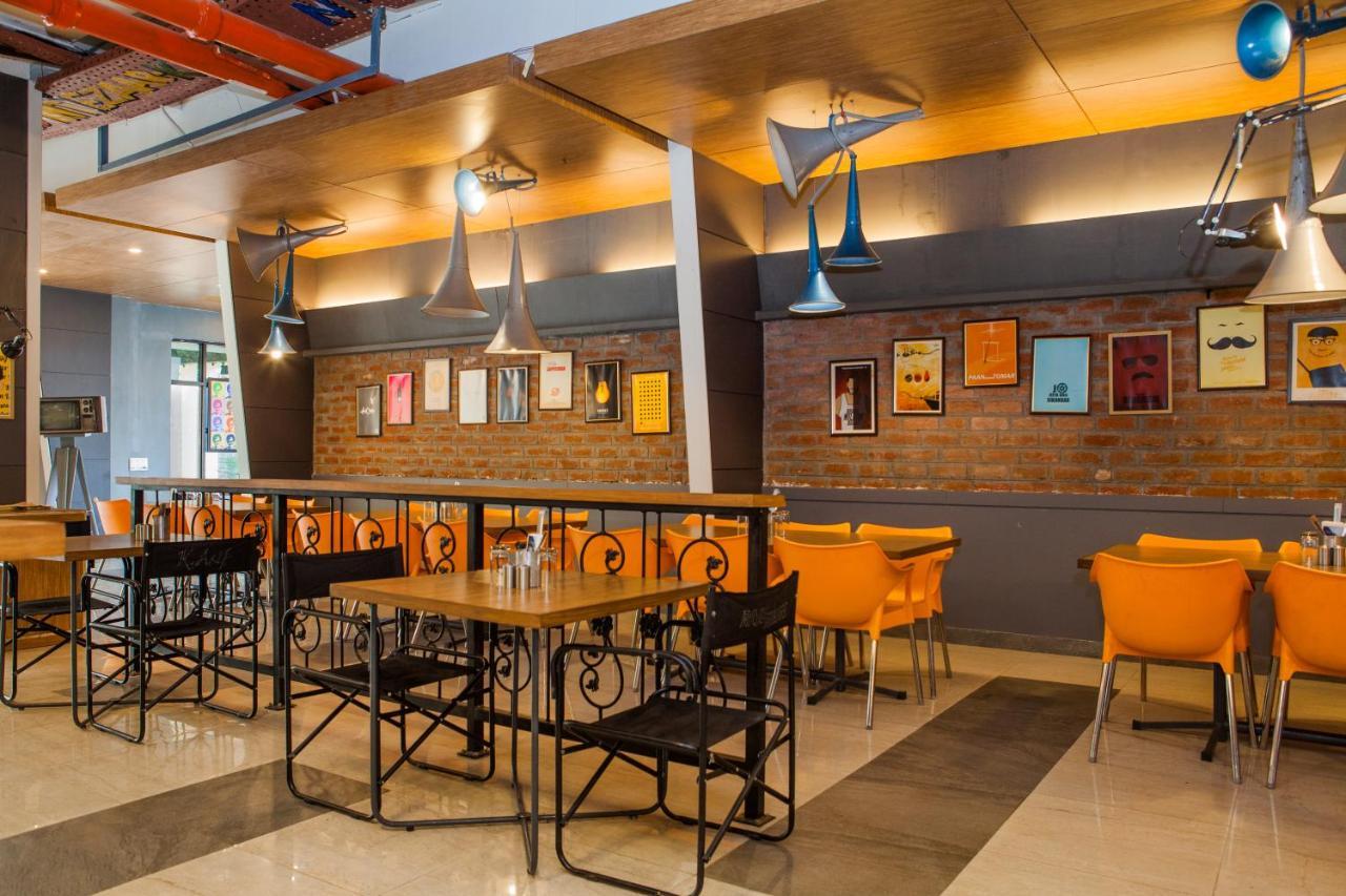 Hotel Polo Max Jabalpur Esterno foto